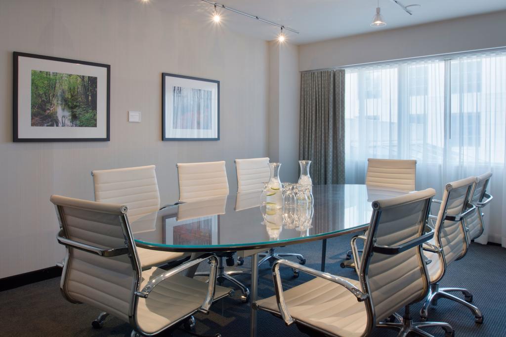 Hotel Murano Tacoma Zewnętrze zdjęcie A meeting room at the firm's New York City headquarters